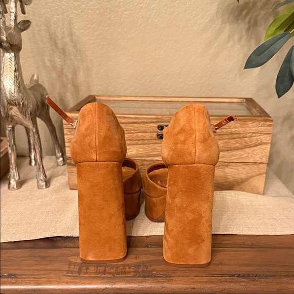 Zara Suede Tan Platform Heels (size 38/7.5-8) - Picture 3 of 5